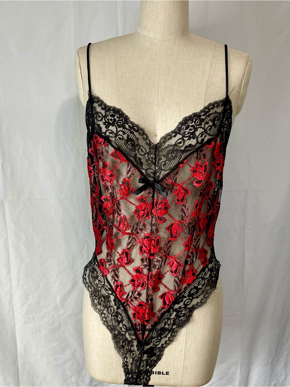 Vintage lace floral USA lingerie body suit black red Nylon size Large roses